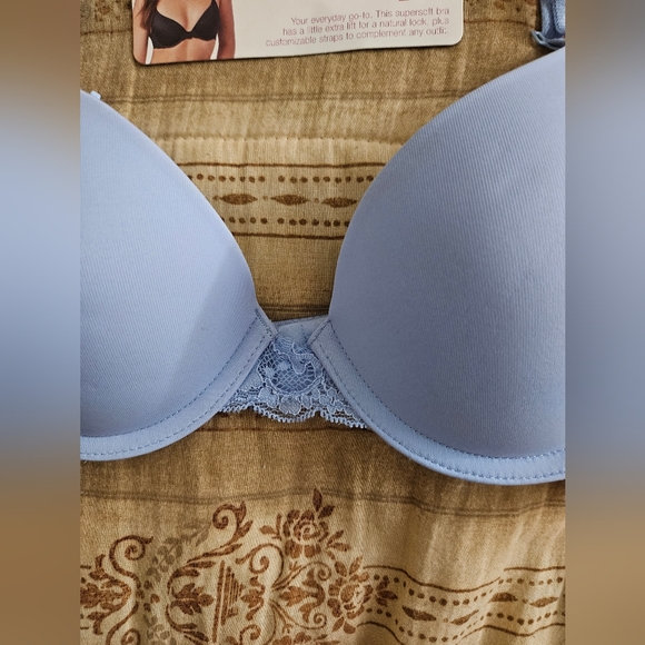 So - Soft Lifting  Bra - Picture 3 of 15